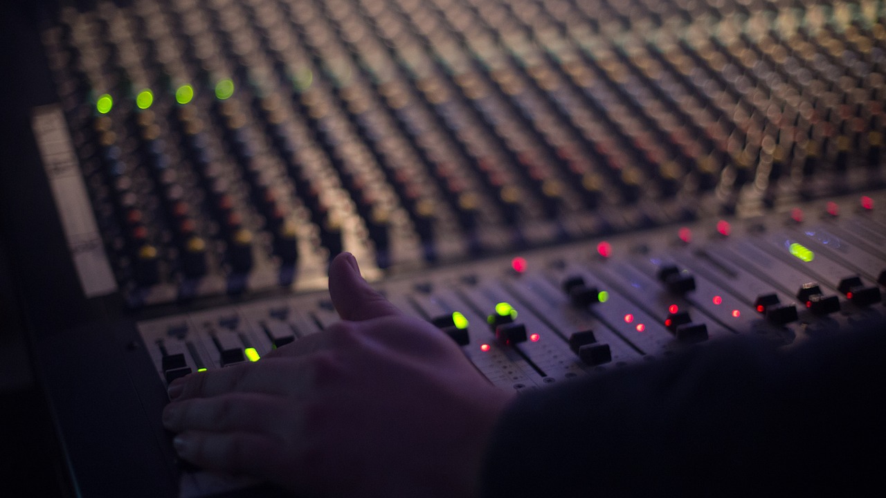 週日的節目更新囉!
